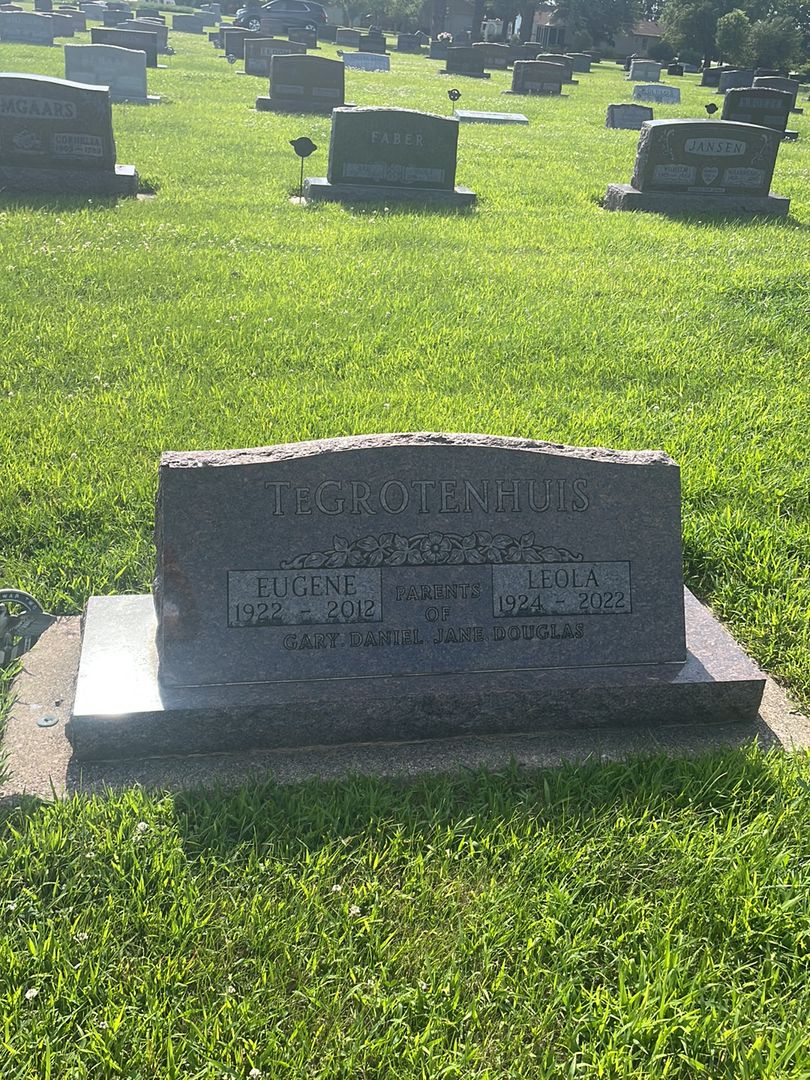 Eugene Te Grotenhuis's grave. Photo 1