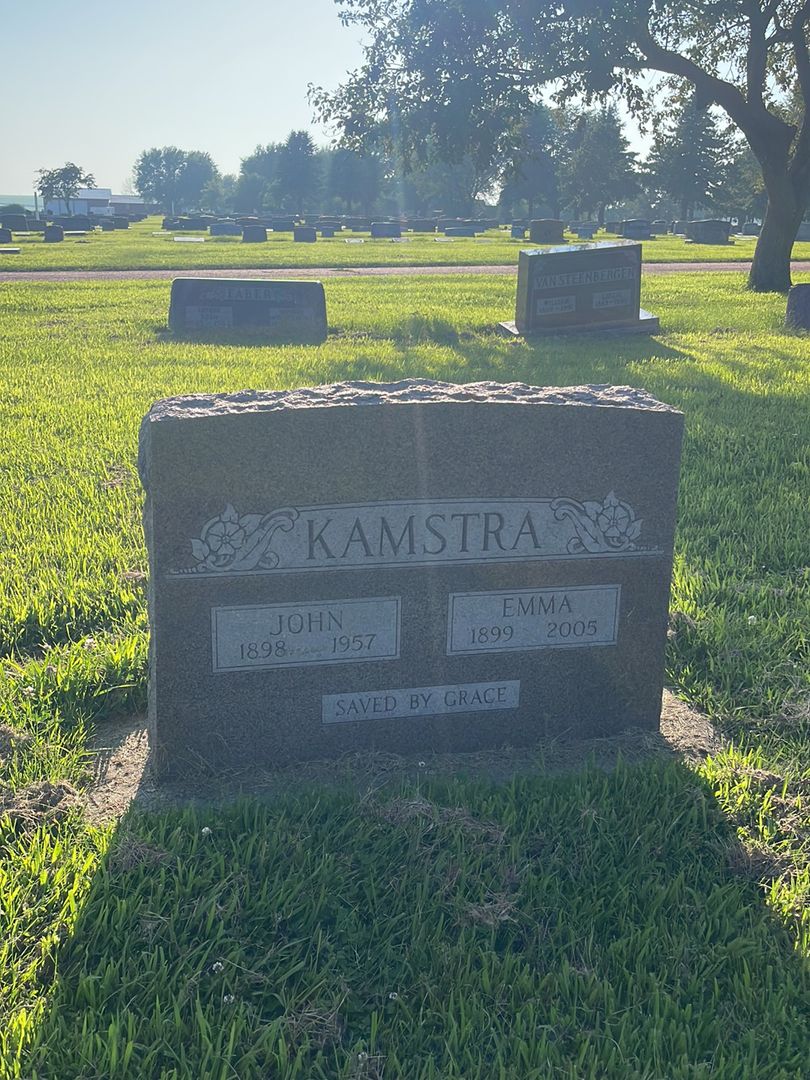 John Kamstra's grave. Photo 1