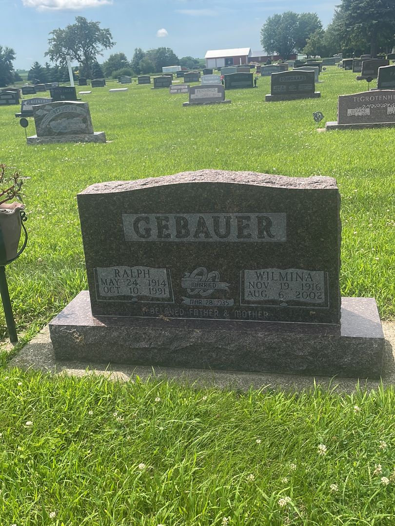 Ralph Gebauer's grave. Photo 1