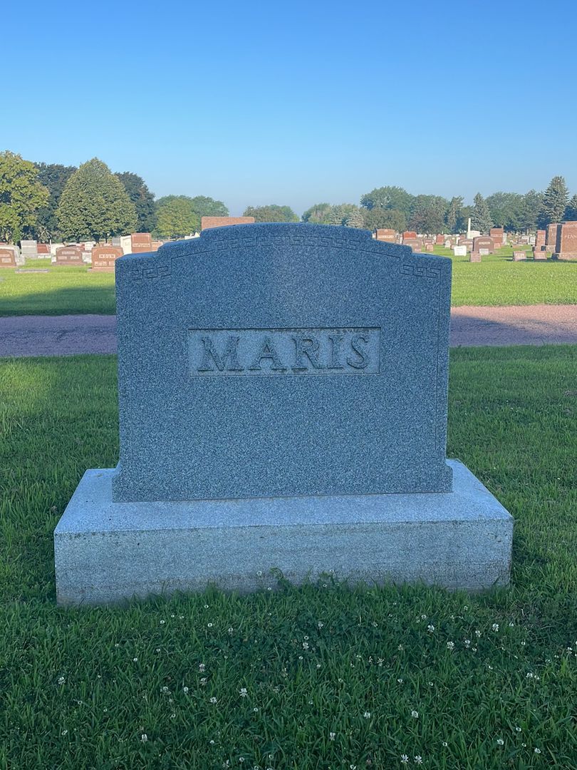Cornelius Maris's grave. Photo 1