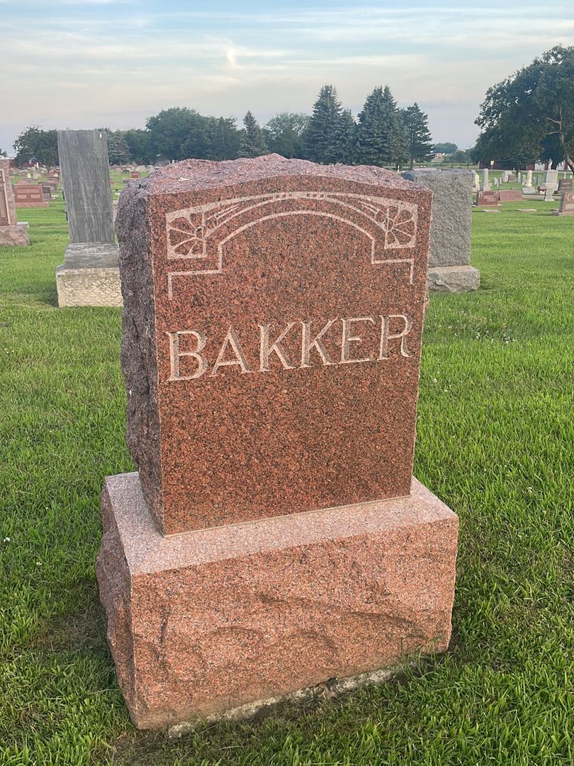 Tillie G. Baker Overleden's grave. Photo 1