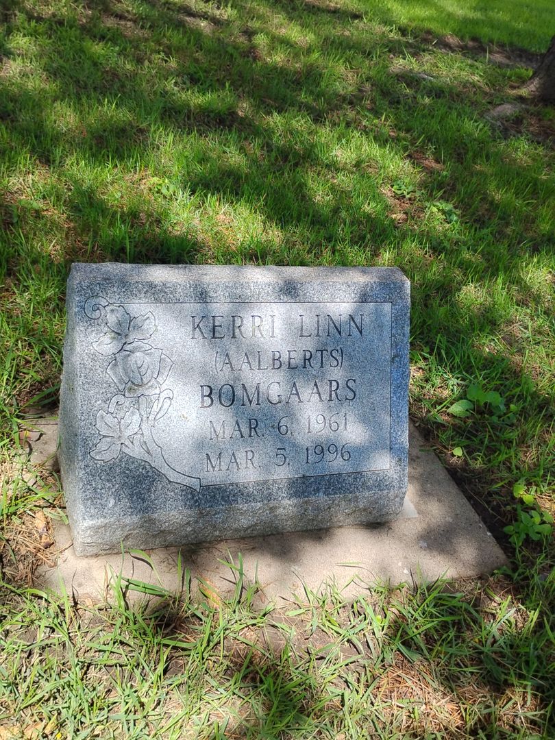 Kerri Linn Aalberts Bomgaars's grave. Photo 1