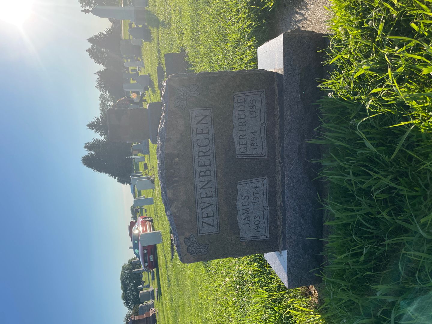James Zevenbergen's grave. Photo 1