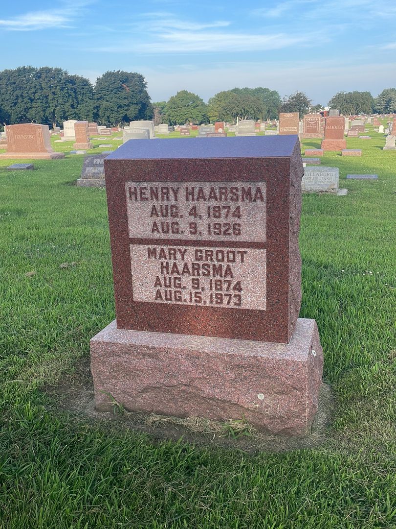 Henry Haarsma's grave. Photo 1