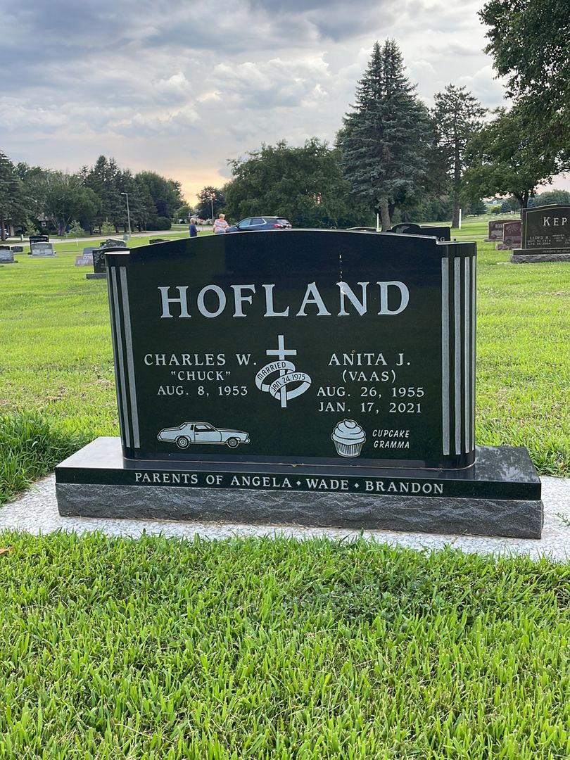 Anita J. Vaas Hofland's grave. Photo 1