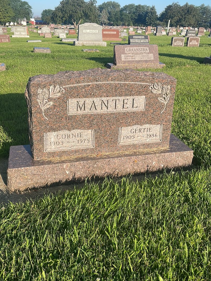 Gertrude "Gertie" Mantel's grave. Photo 1