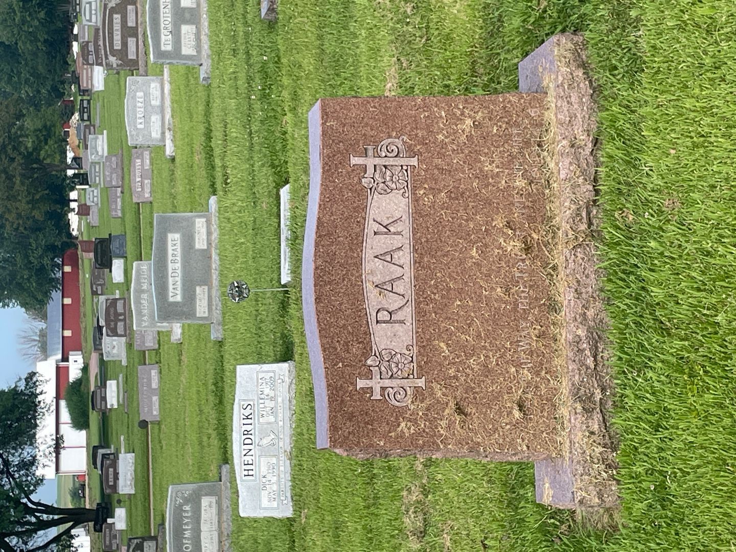 Glenn J. Raak's grave. Photo 1