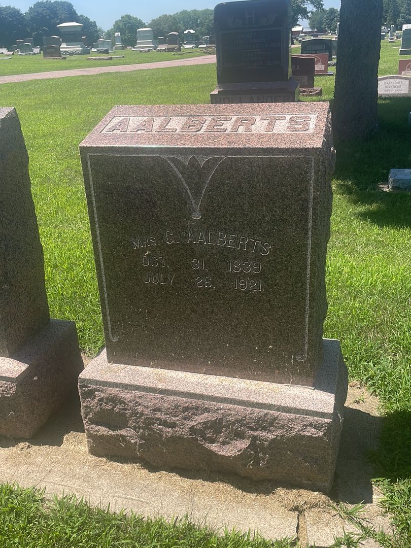 Missus/Madam Mina Aalberts's grave. Photo 1