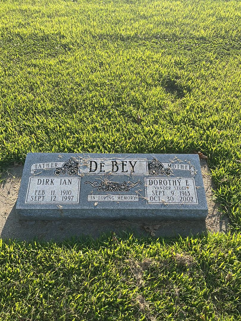 Dirk Ian De Bey's grave. Photo 1