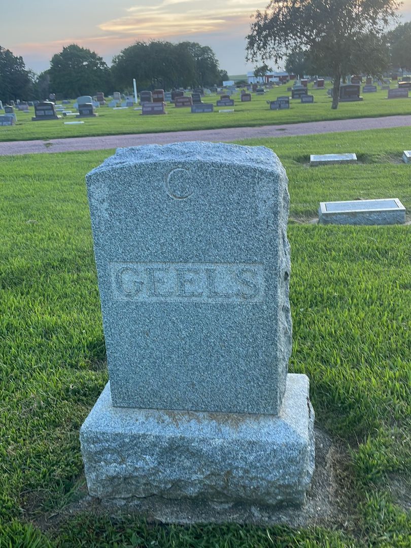 Verlyn James Geels's grave. Photo 1