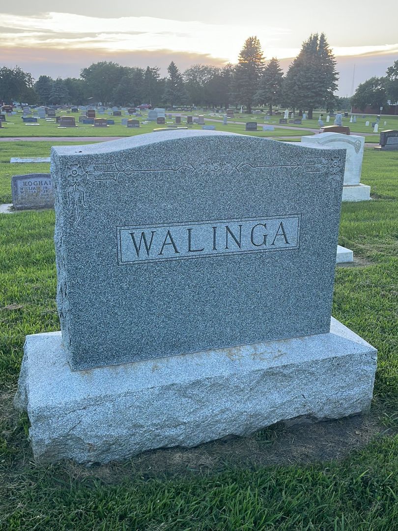 Alice Joan Walinga's grave. Photo 1