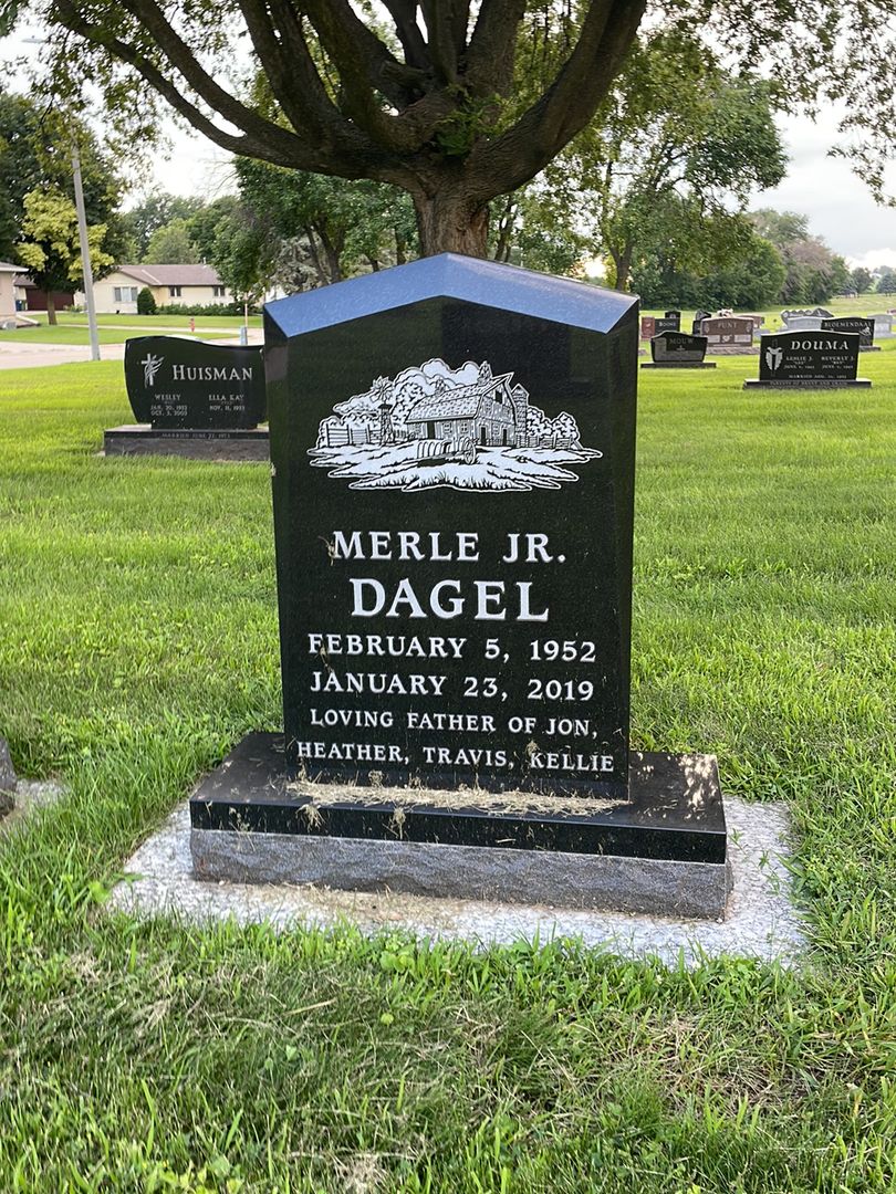 Merle Dagel Junior's grave. Photo 1